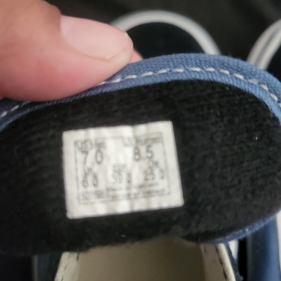 Vans - Picture 3 of 3